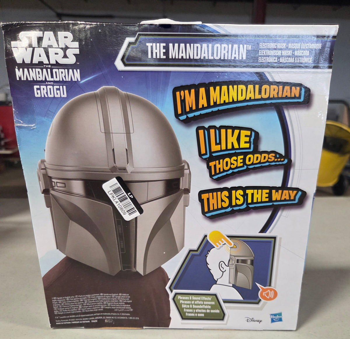 Star Wars the Mandalorian electronic mask  - DAMAGED BOX